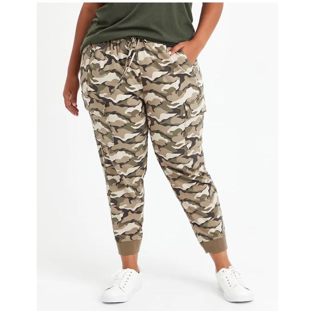 torrid Camo Drawstring Joggers in Olive & Tan